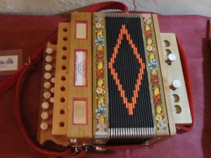 Organetto (concertina or button accordion) made in Calabria by Luigi Zangari