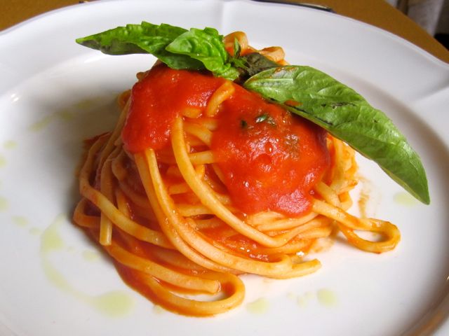 Spaghetti with tomato sauce, Calabria