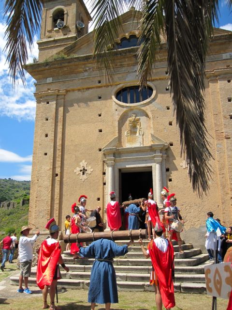 Easter in Calabria, Procession