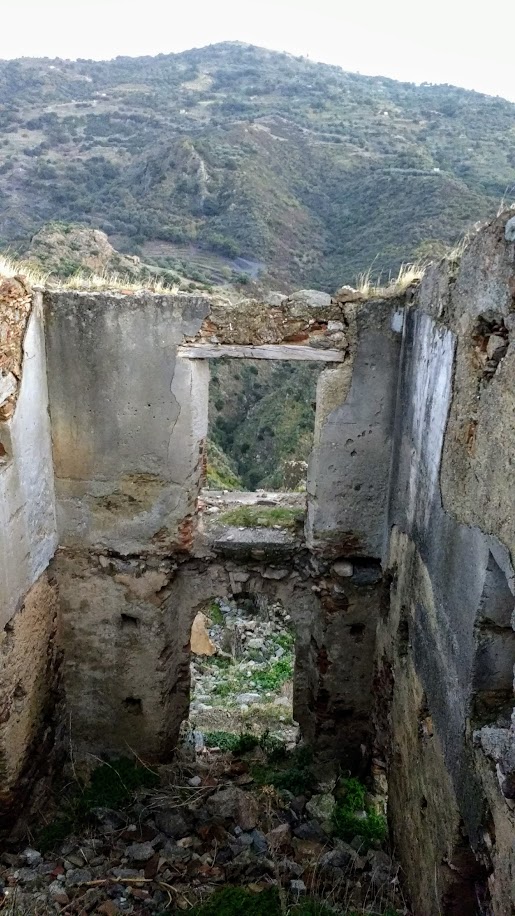 Amendolea, Calabria ghost town