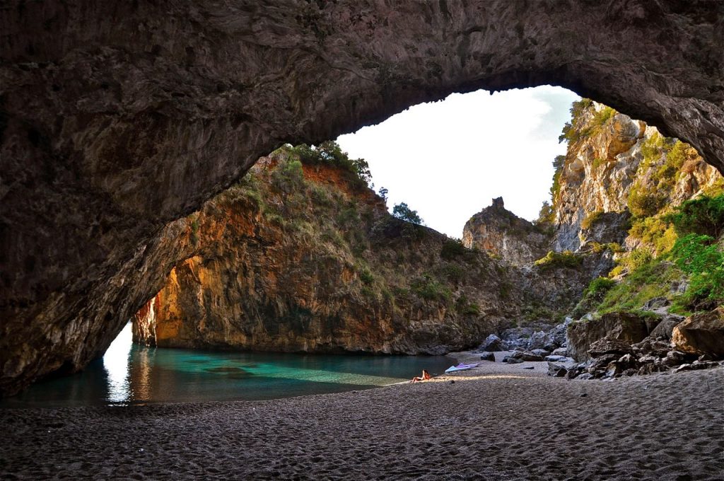 Arco Magno, Calabria