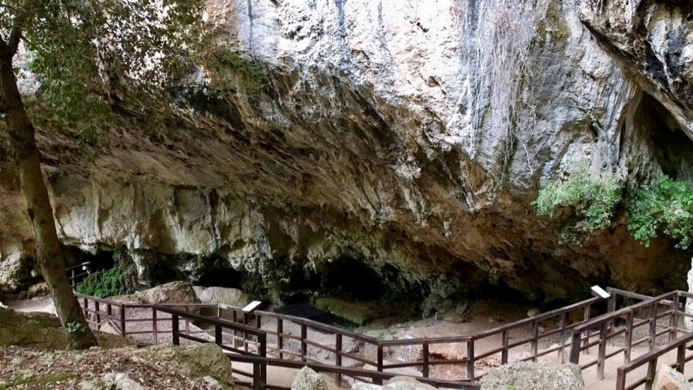 Grotta del Romito